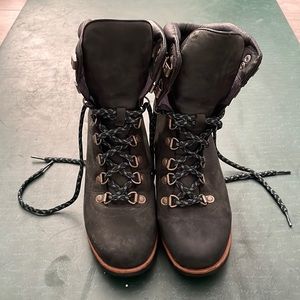 Black Sorel Lace up boots 9.5